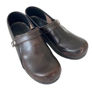 Sanita Womens Sz 39 US Sz 8.5 Brown Cori Professional Clogs W/Adjustable Straps